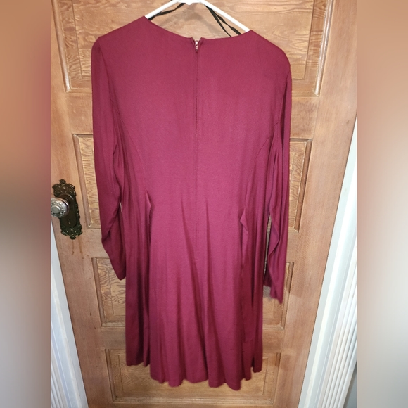 Dress - Picture 3 of 4